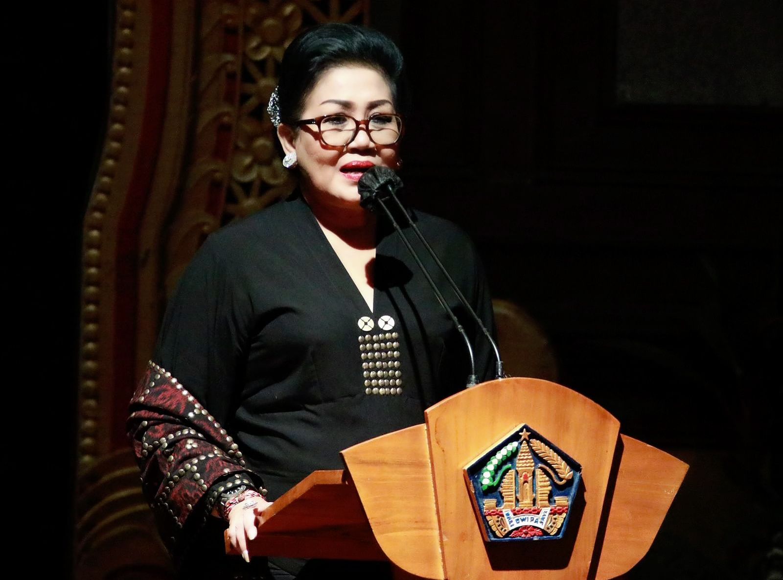 podiumnews.com-Soal Endek Bali, Putri Koster: Kita Lalai Menjaganya